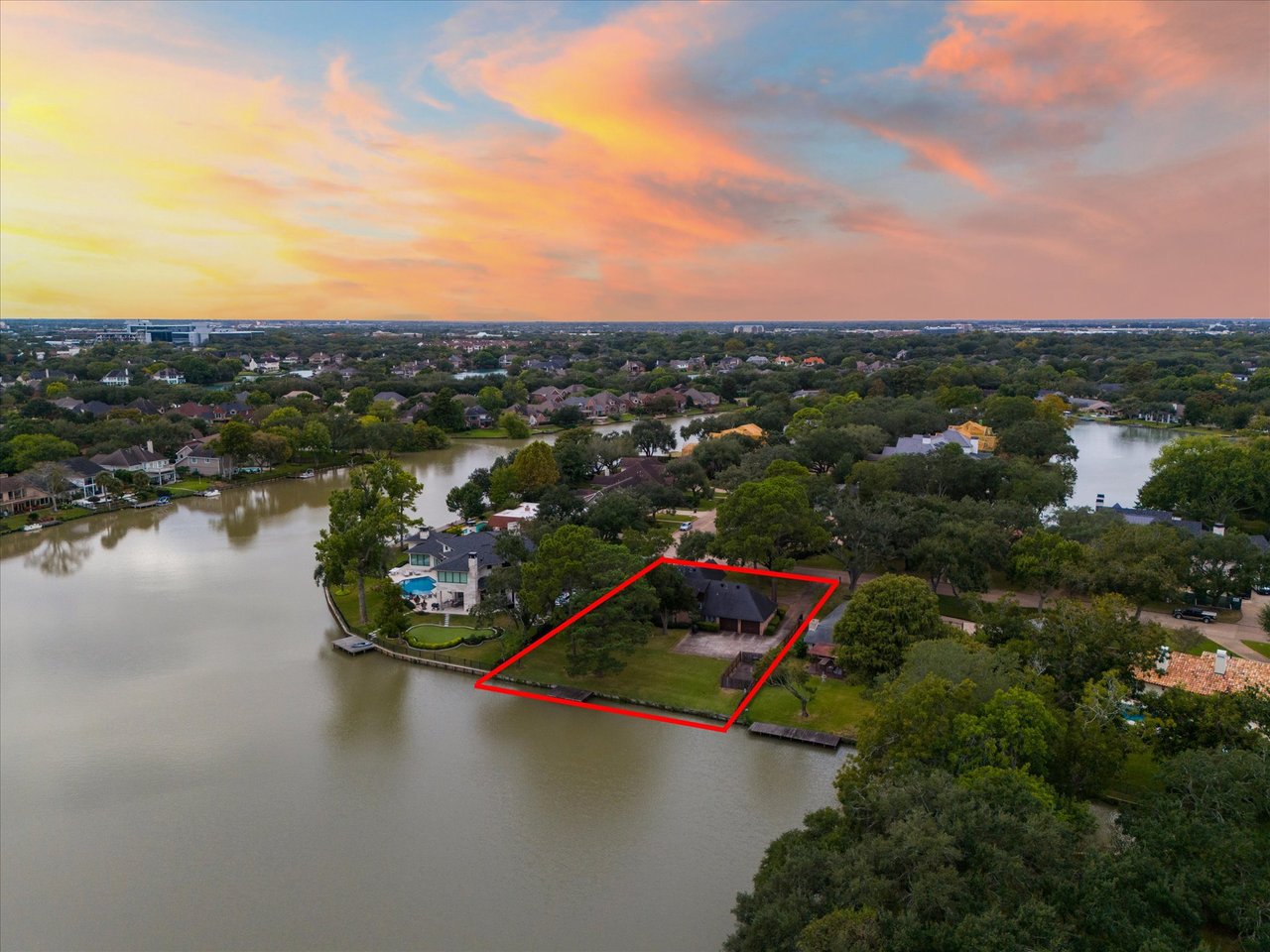 Private Listing: 411 Lombardy Dr