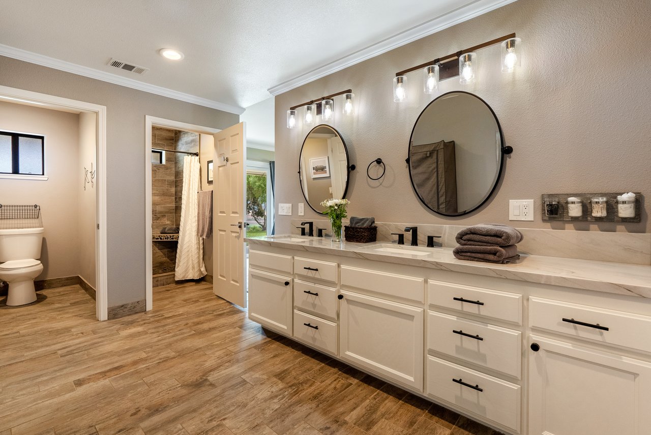 Soak in the View - Dive into Luxury