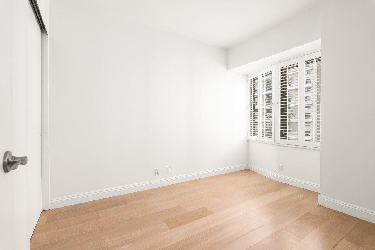 The Dorchester #408, Wilshire Corridor