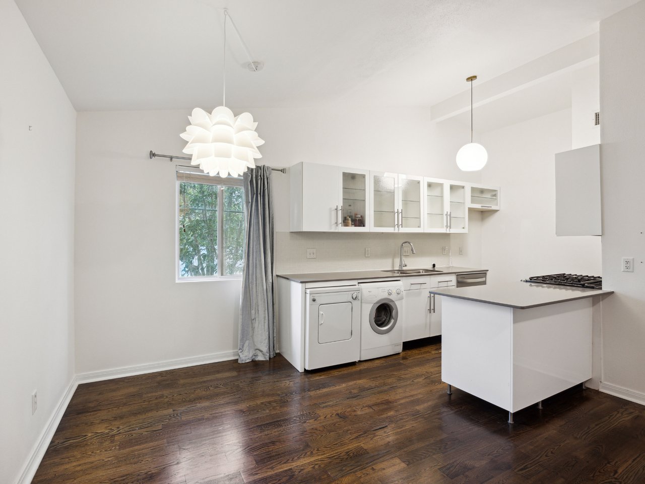 1503 W. 9th Street #204