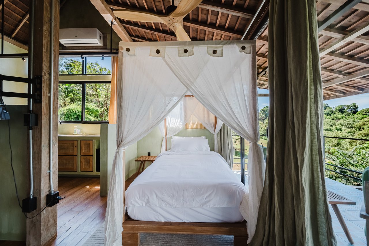 Casa Java – Newly Built Luxury Jungle Estate Near Playa La Vaca