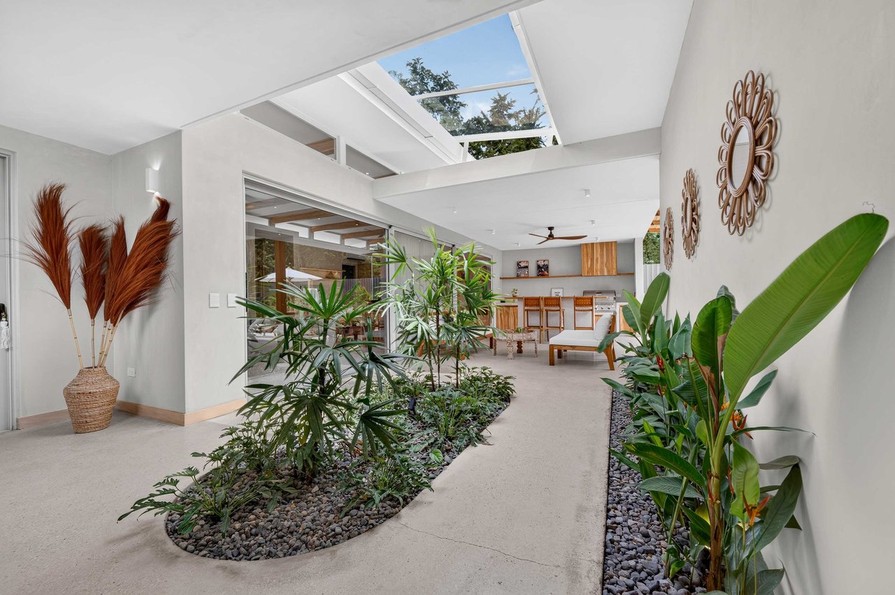Casa Senderos | 4-Bedroom Tropical Home with Private Pool in Tamarindo