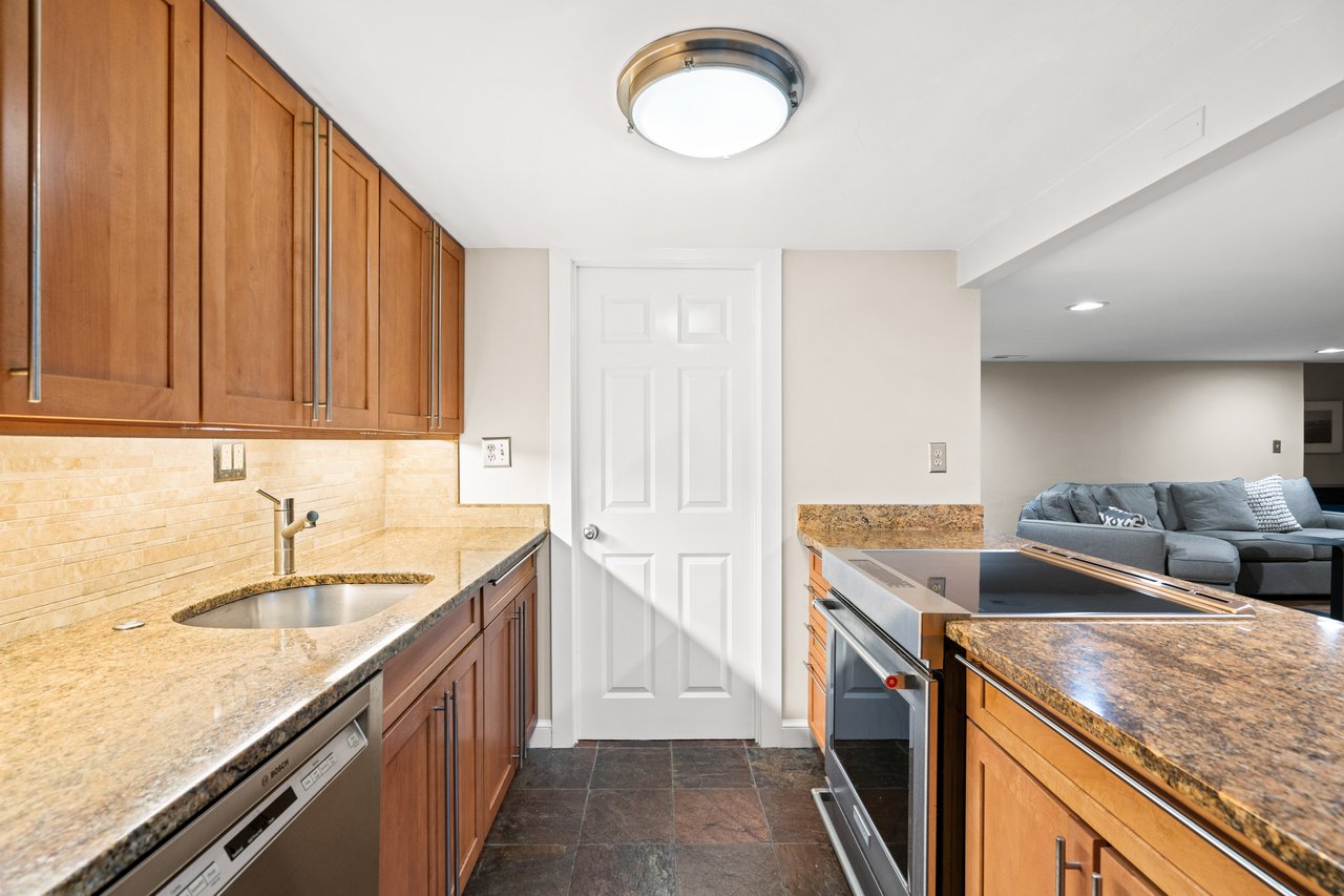 1726 17th St NW, Unit B1