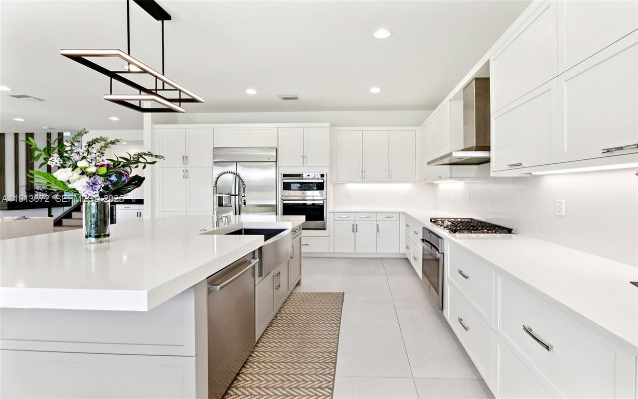 17182 Windy Pointe Ln