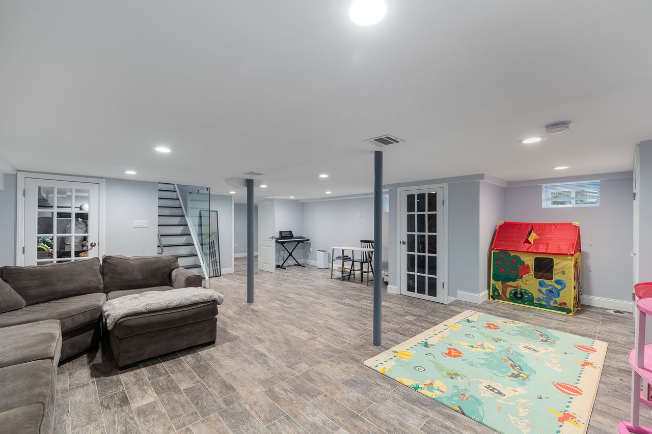 447 Forest Ave