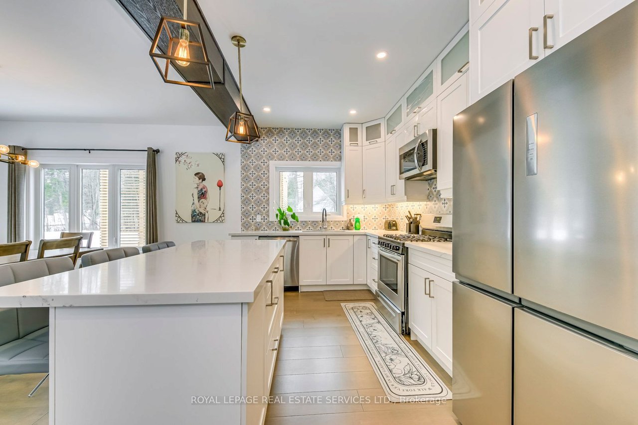 2 Couchiching Cres