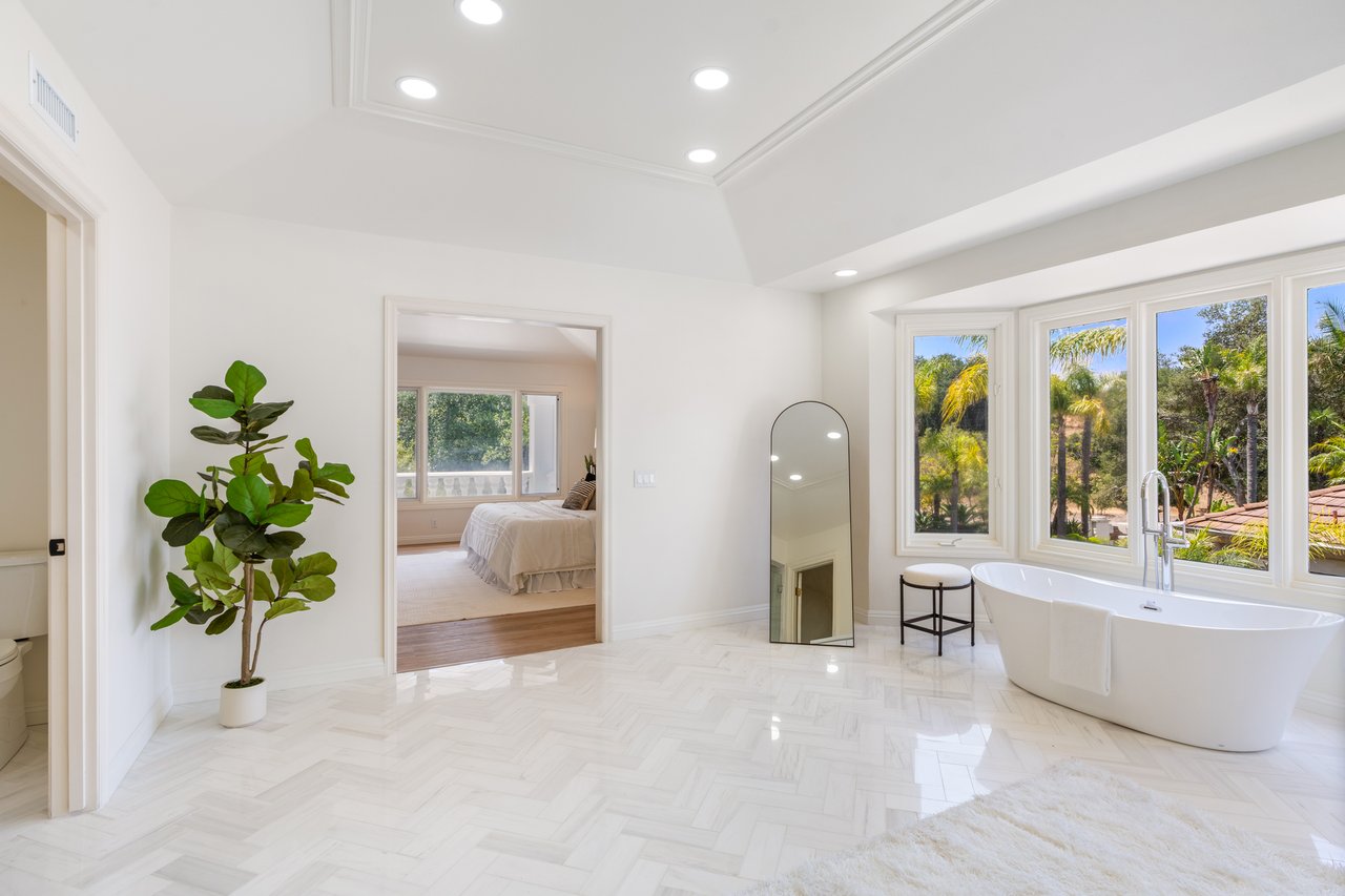 20 Meadow Wood Drive