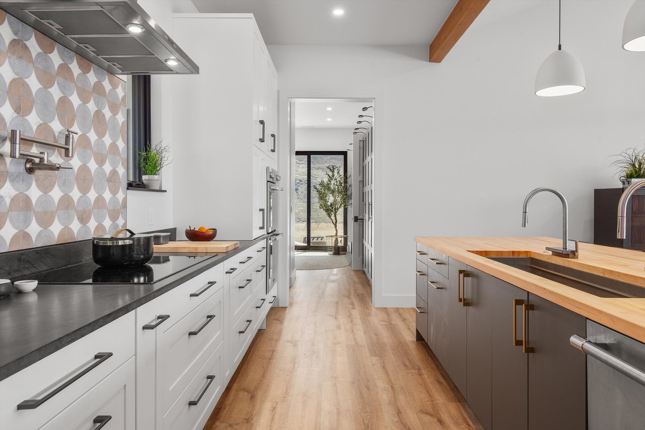 2024 Classic Contemporary Farmhouse with Staggering Mount Sopris Views