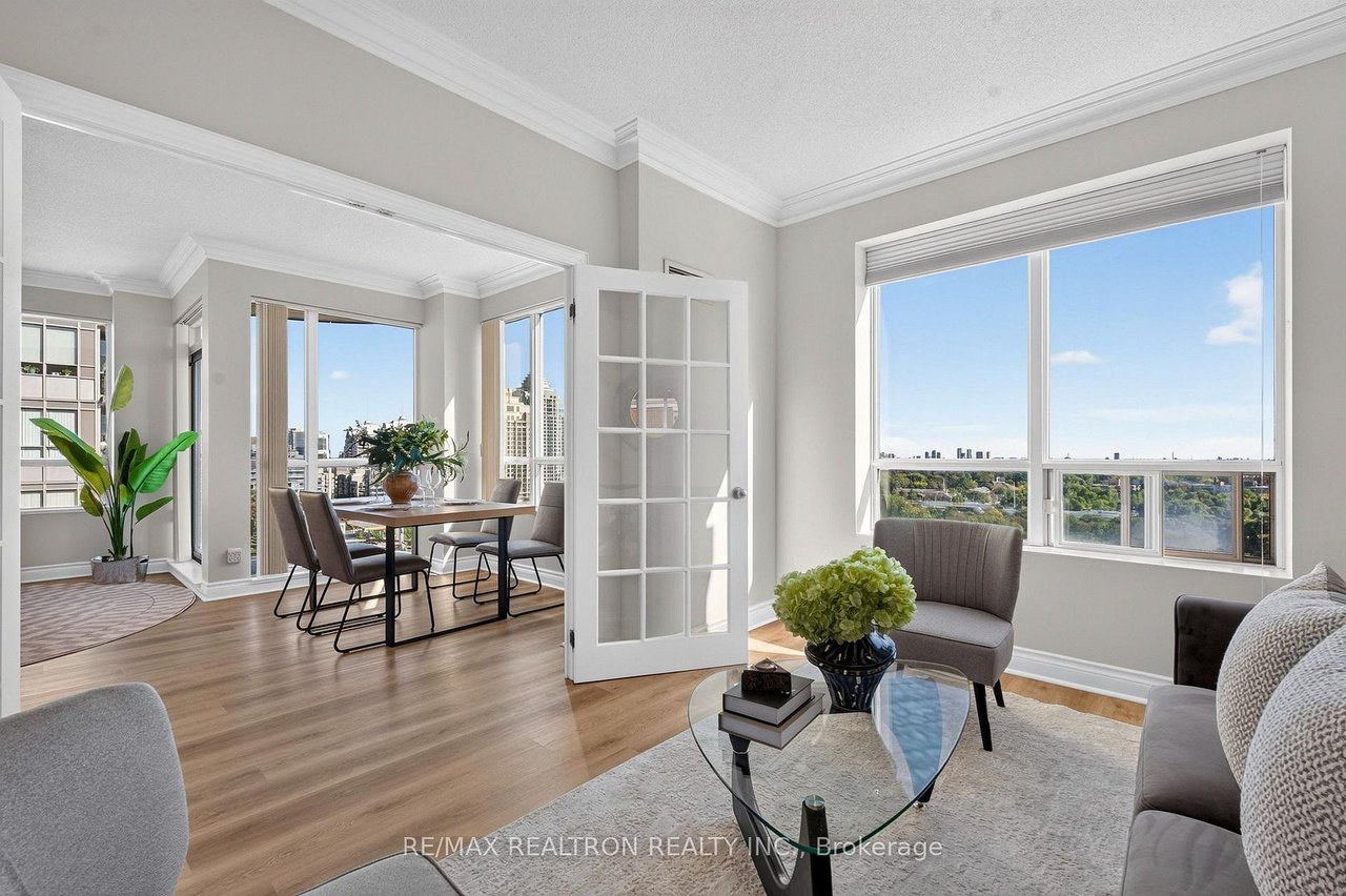 NORTH YORK LUXURY 
