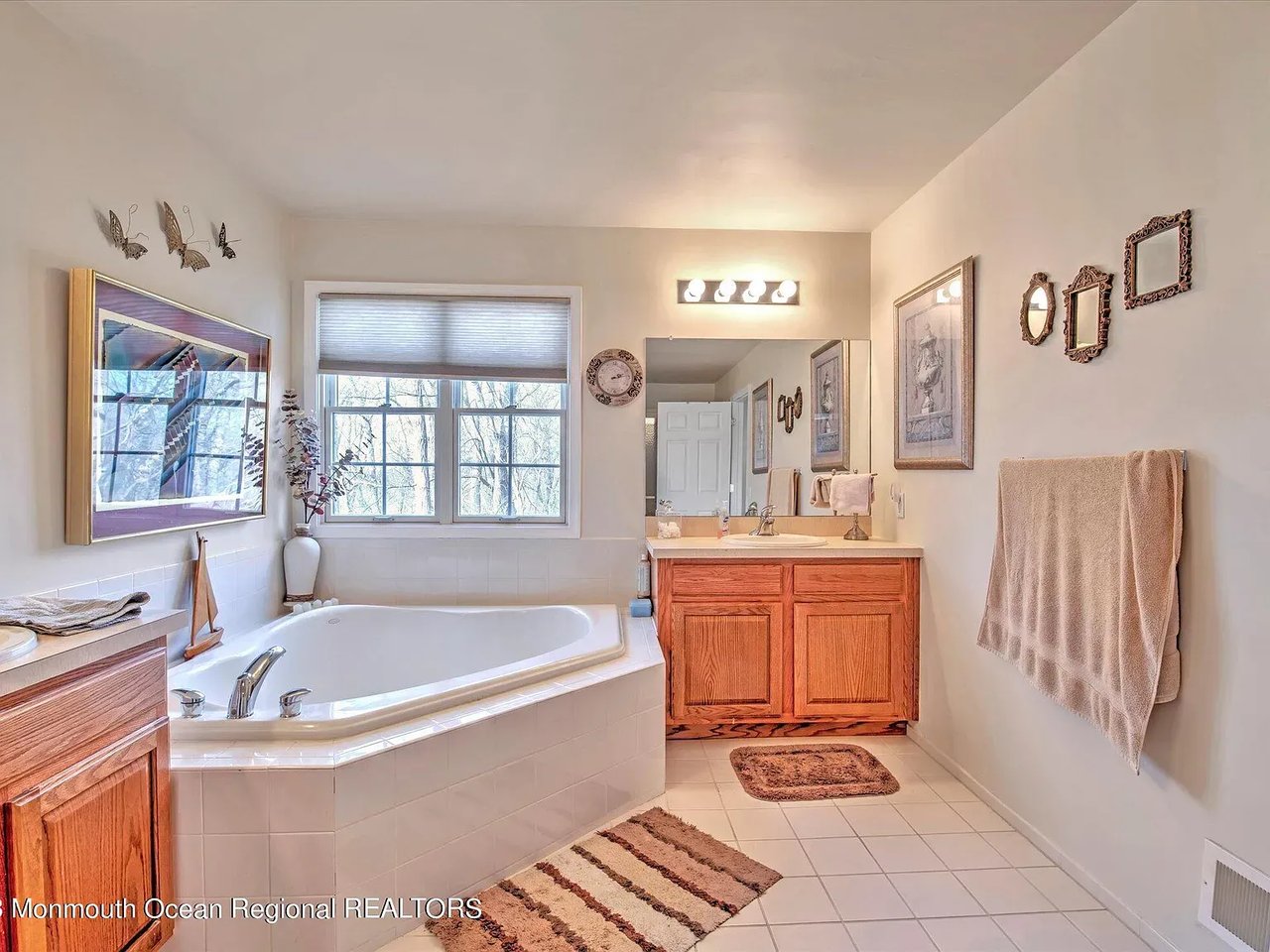 52 Smock Court