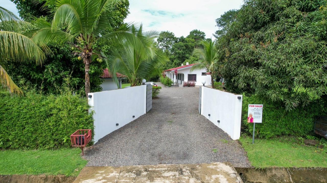 Versatile Multi-Unit Property with Income and Expansion Potential