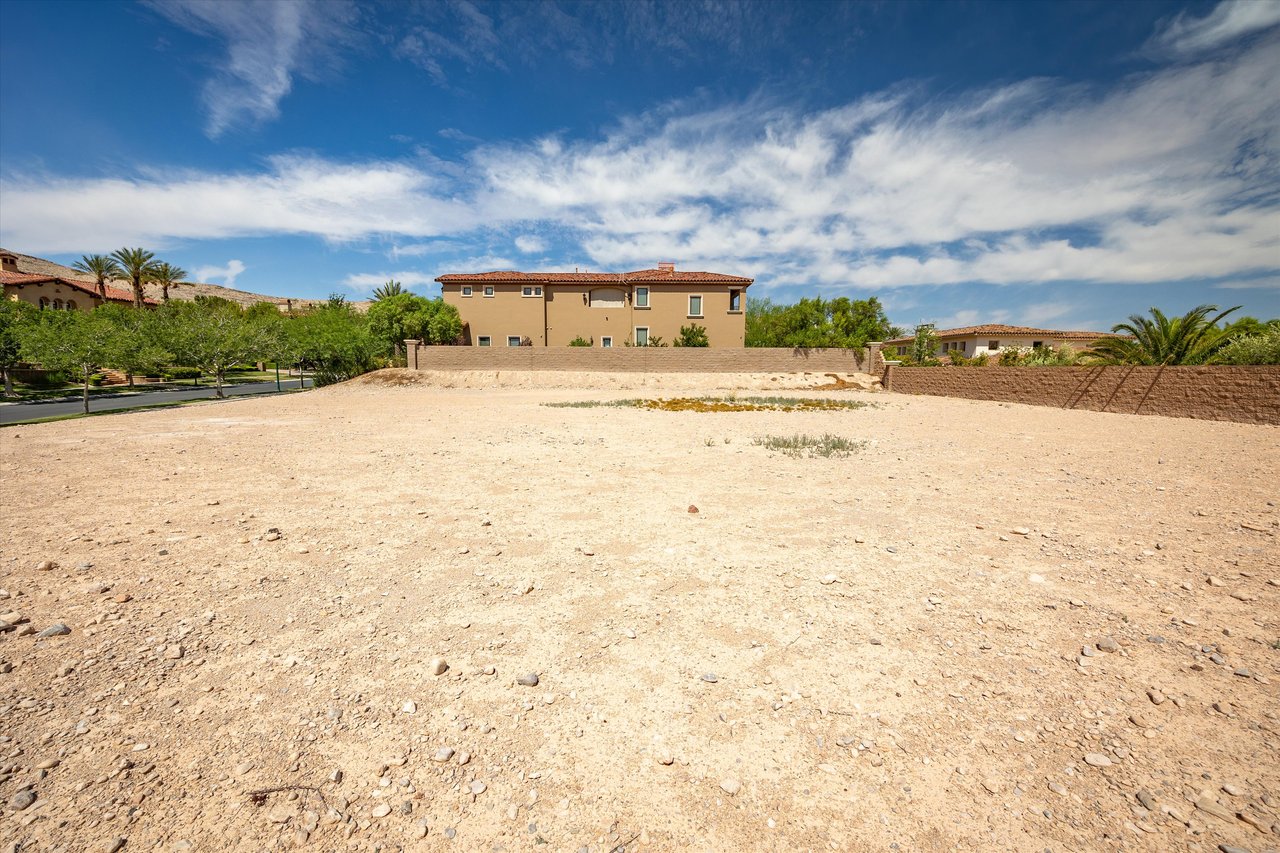 28 Vintage Canyon Street