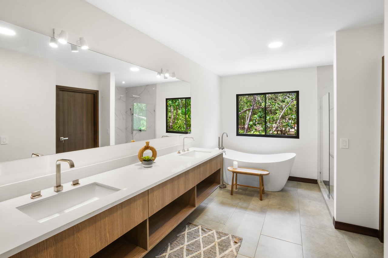 Flamingo Estates Luxury Home | Modern 4-Bed Retreat with Pool & Rooftop Terrace Near Beach & Marina