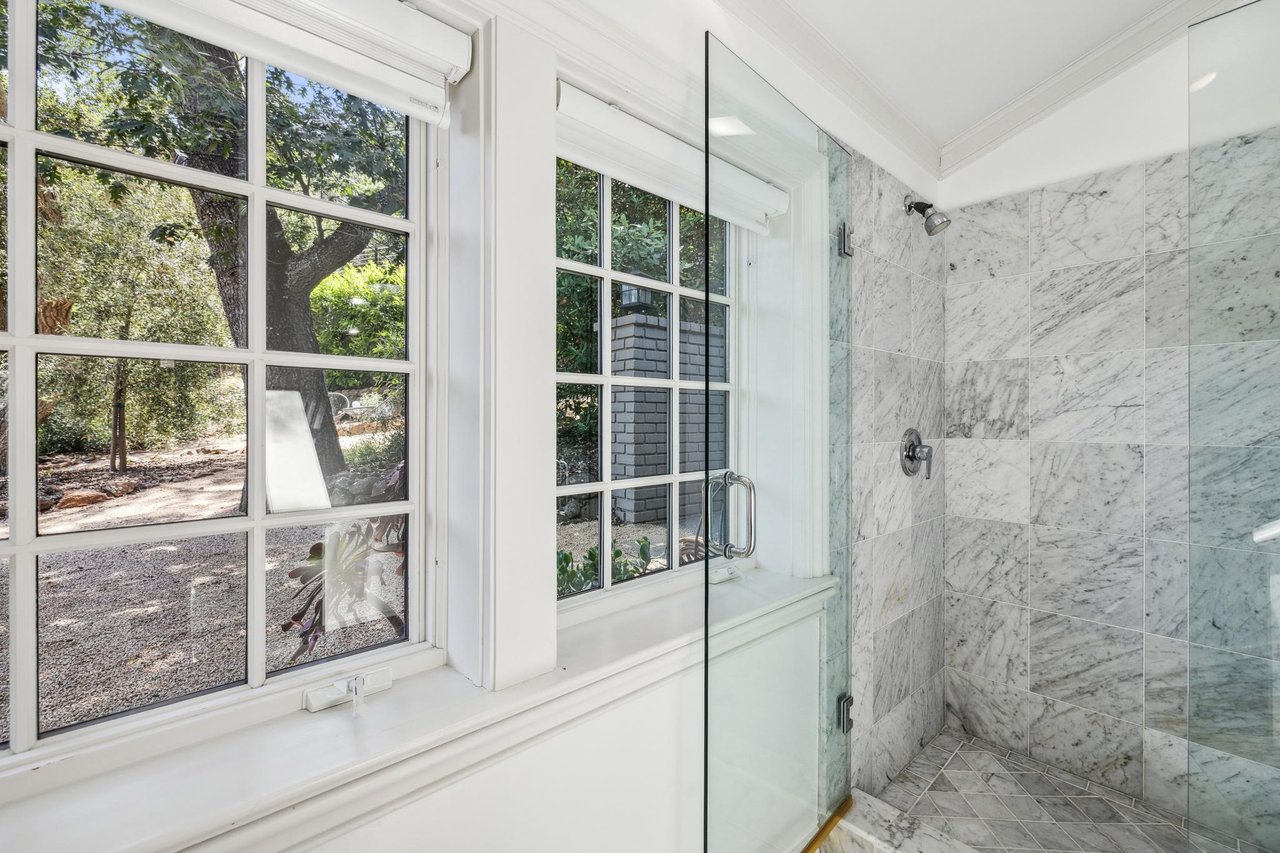 138 Bolivar LN