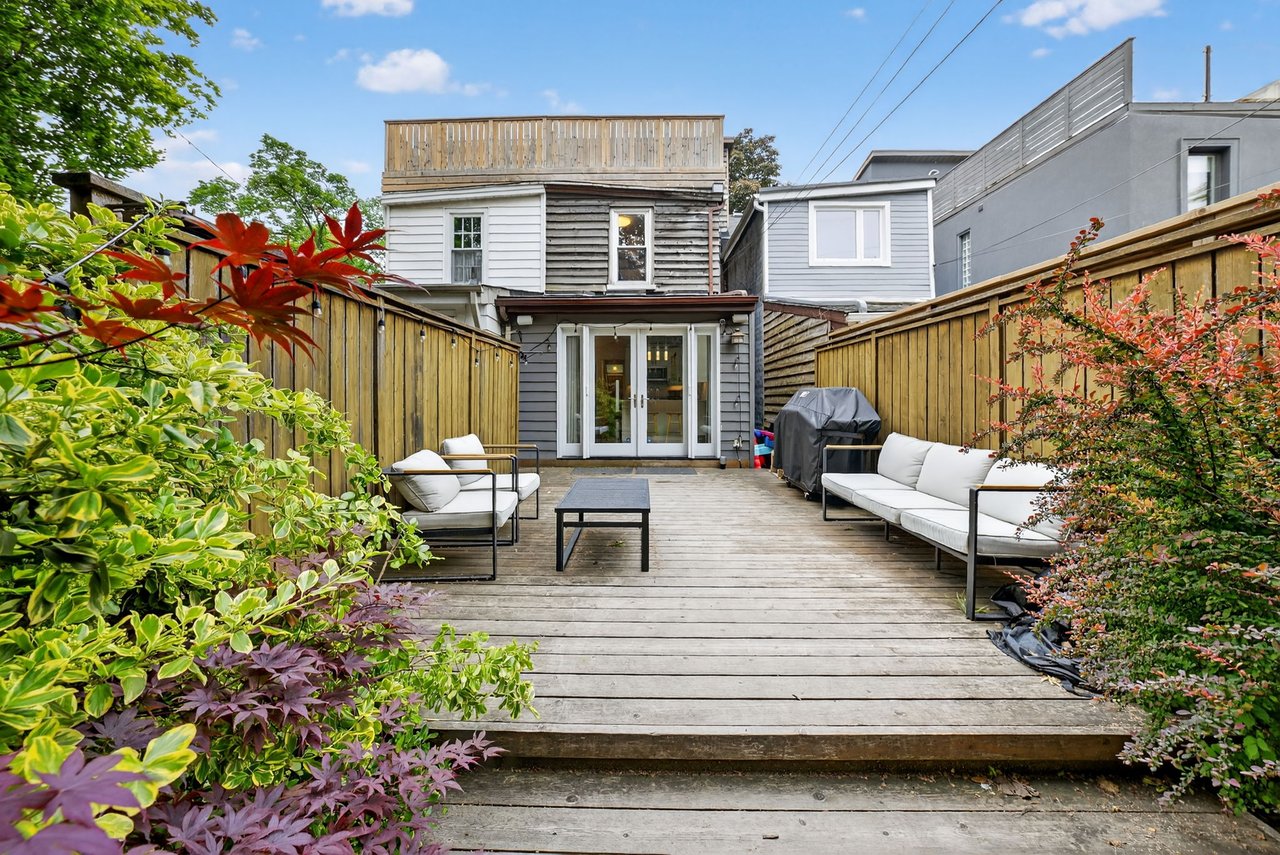 Standout Residence In Coveted Summerhill