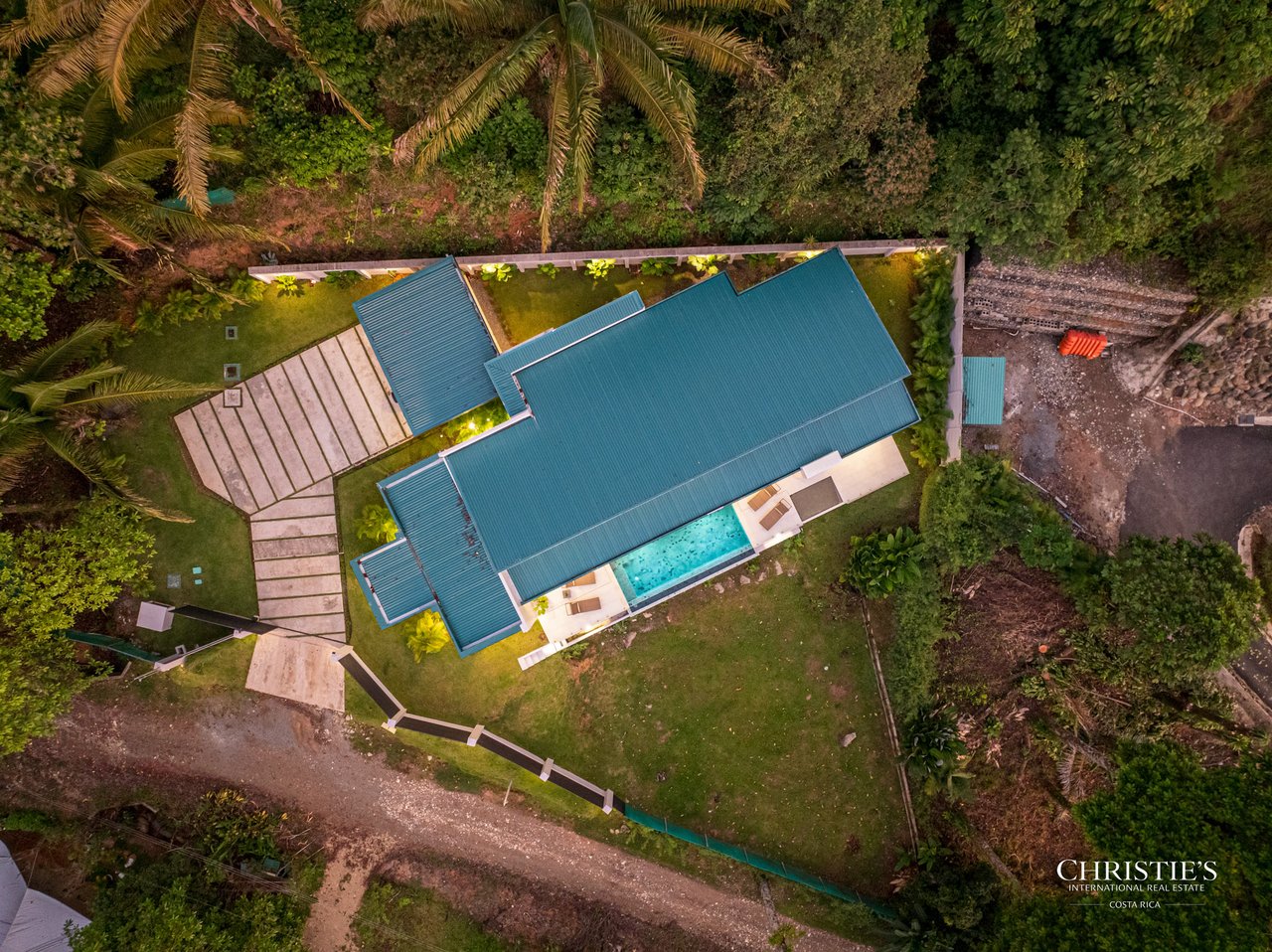 Casa Iguana Turnkey Tropical Paradise