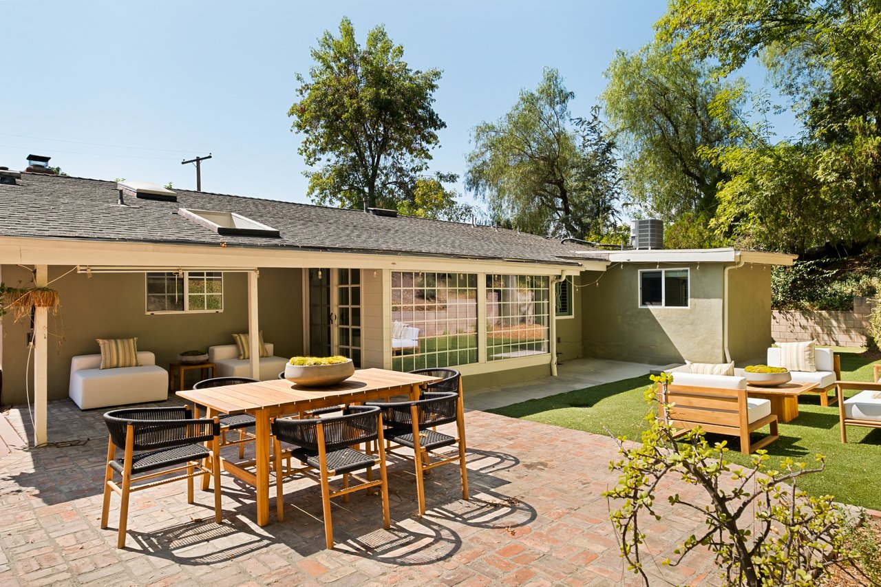 20607 Martha St, Woodland Hills