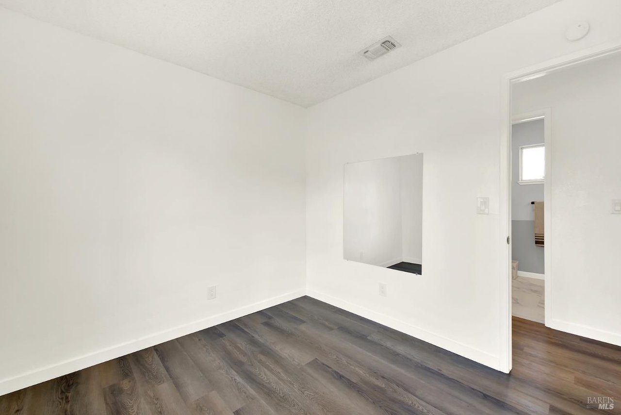 1305 Corcoran Ave