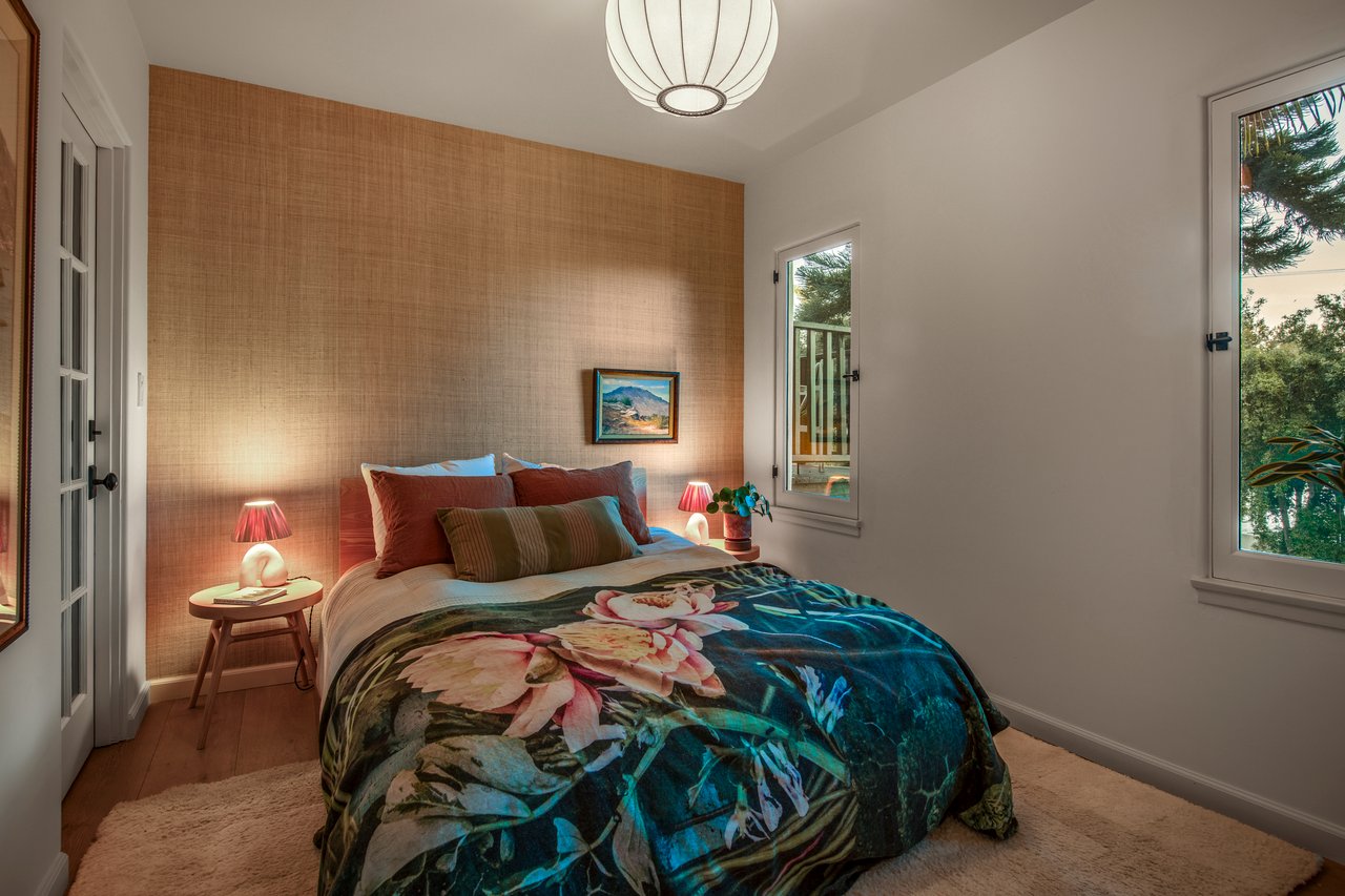 1982 N Normandie Ave