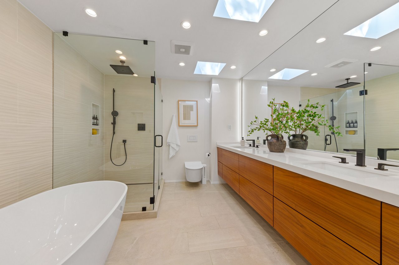 Gated View Residence on the Water