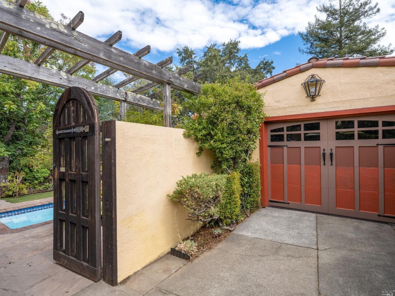 144 Magnolia Ave