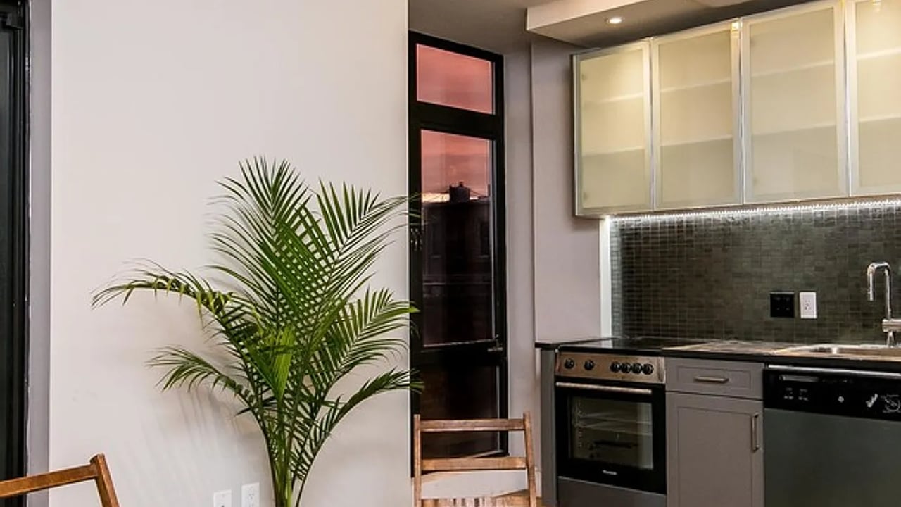 185 Leonard St 3A