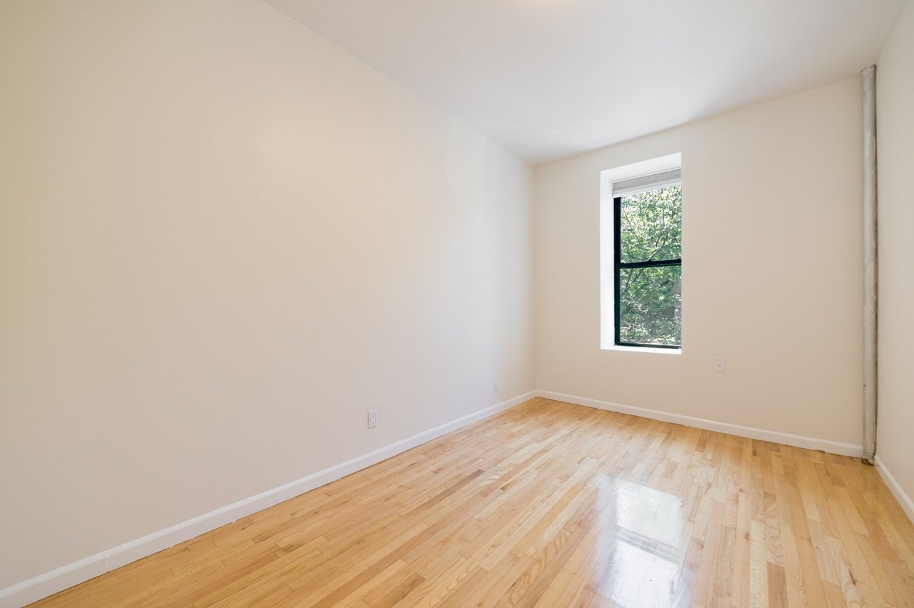 339 East 12th Street Unit: 8