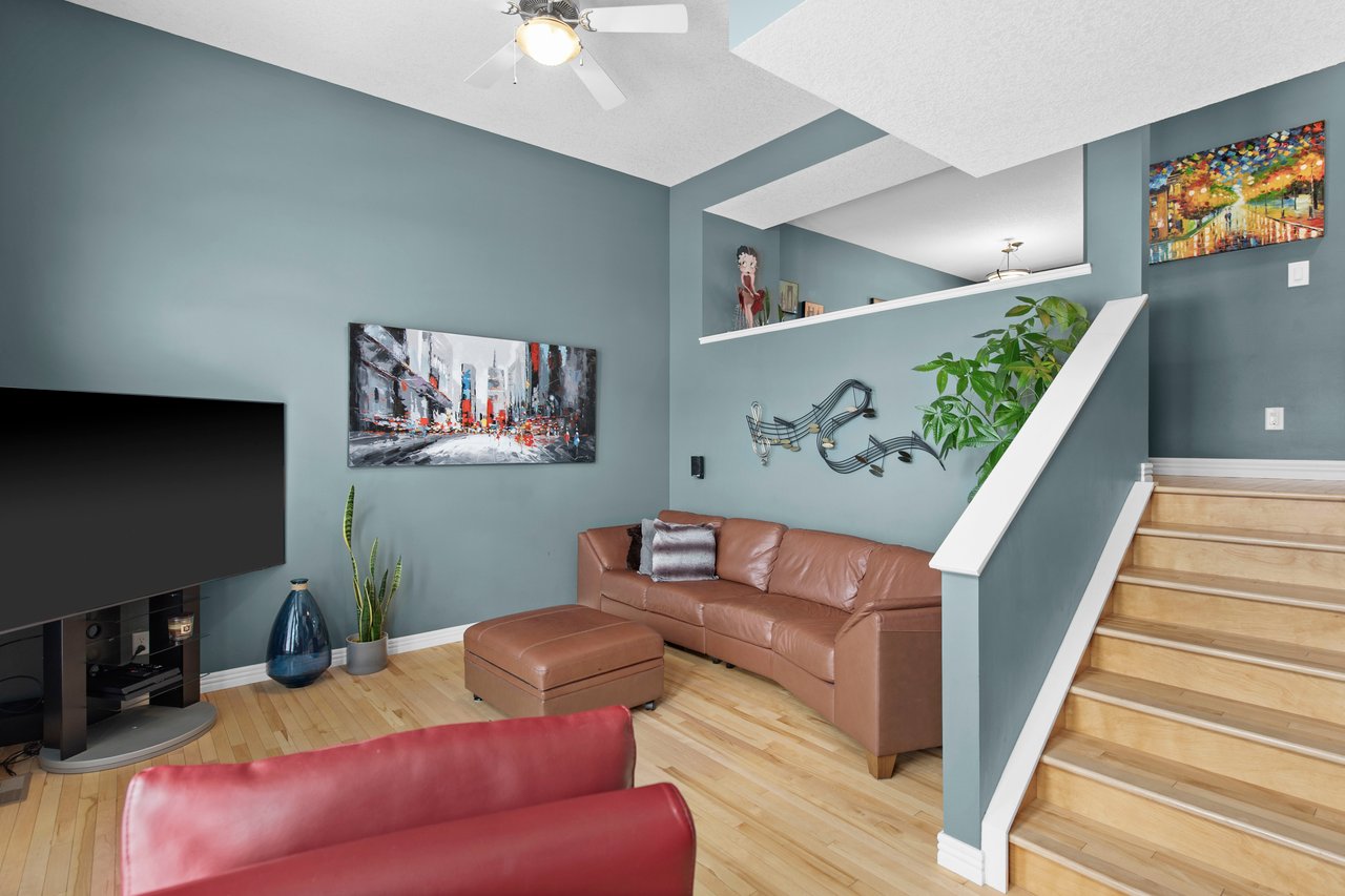 8910 Royal Oak Way NW