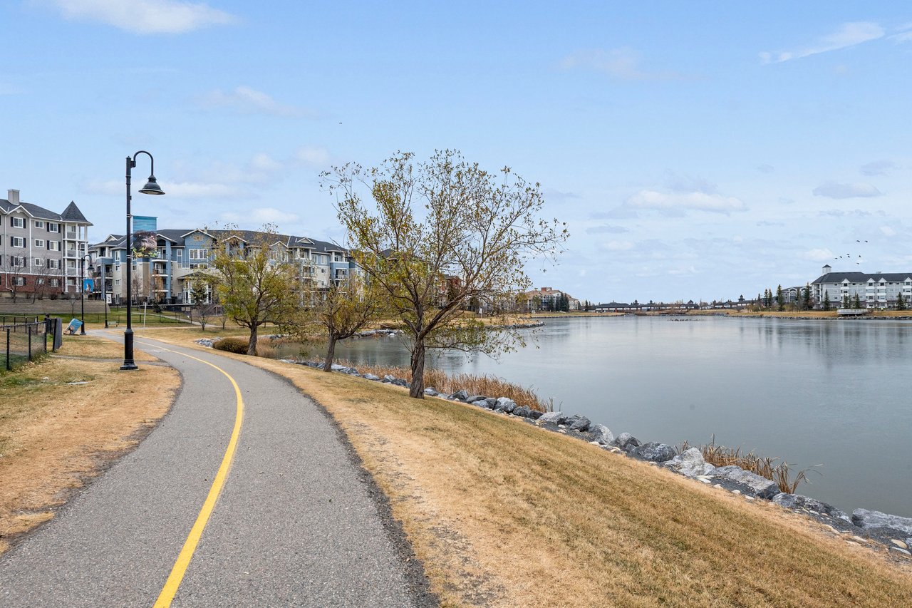 10 Country Village Park NE Unit: 3314