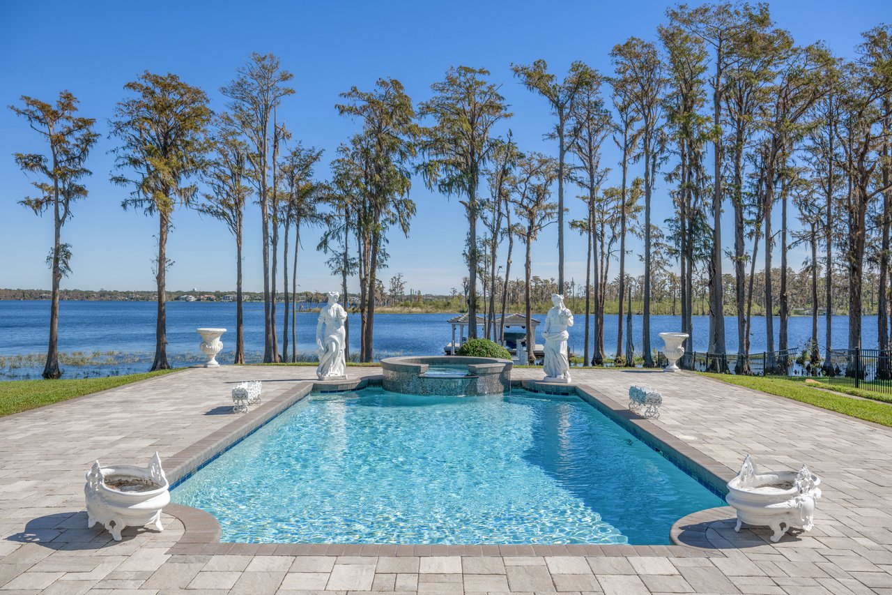 6139 Greatwater Dr
