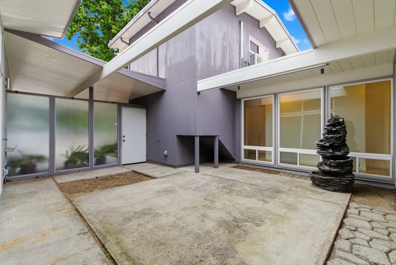 618 Sheraton Drive