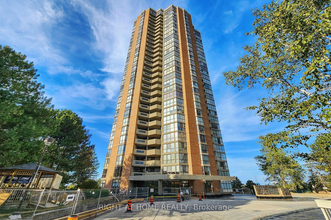 PENTHOUSE IN PRIME NORTH YORK 