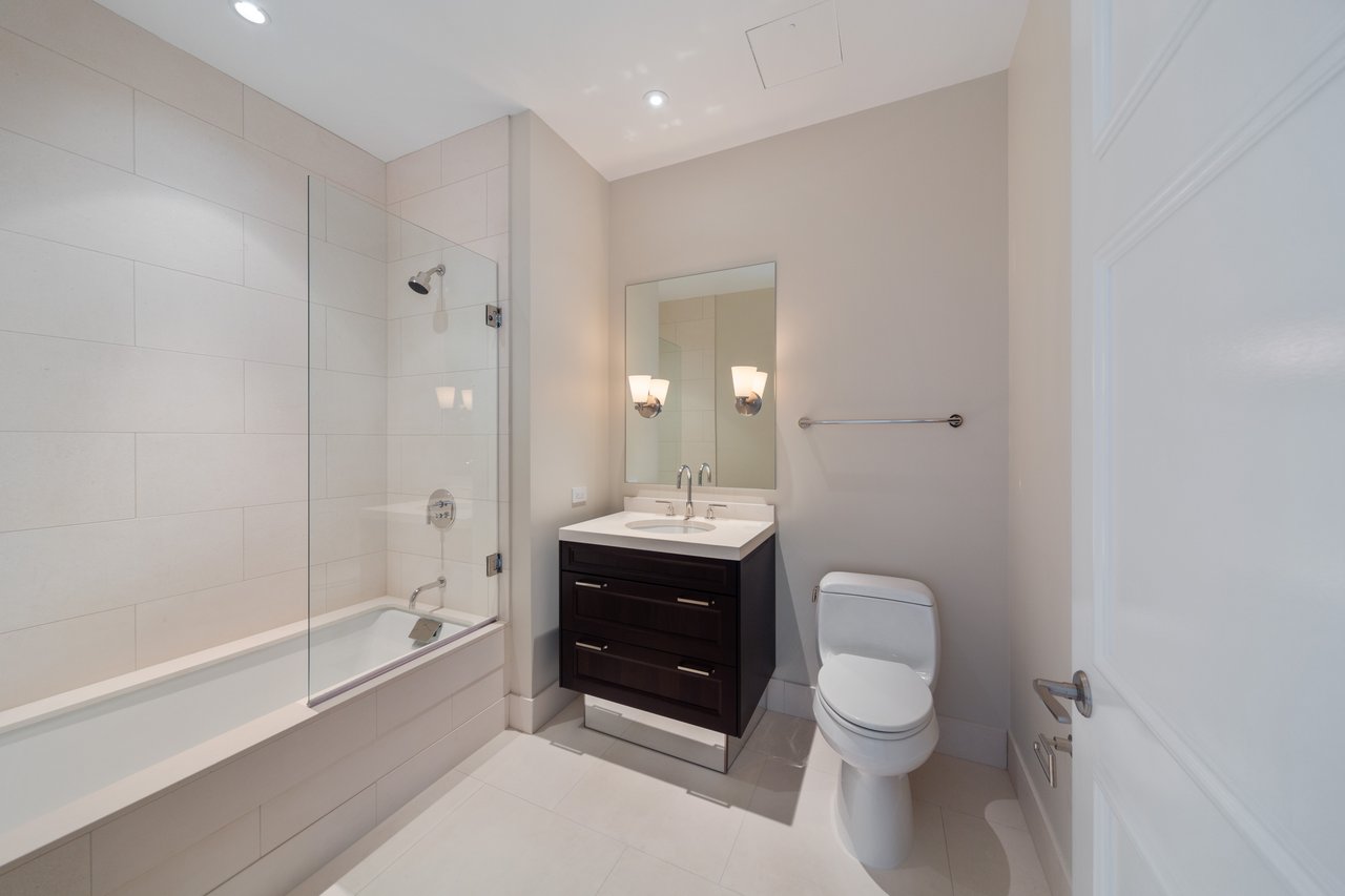 118 E Erie St Unit 28E