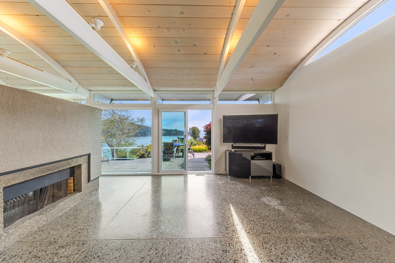 240 Loma Ave
