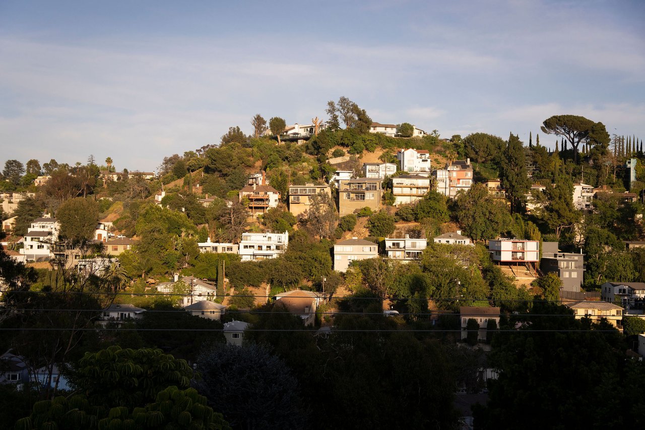 Vacant Trophy Silverlake Triplex With Reservoir Views