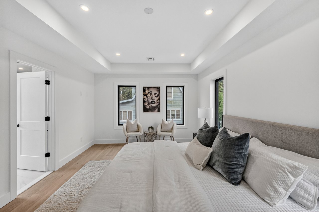 887 Linden Ave, Ridgefield, NJ 07657
