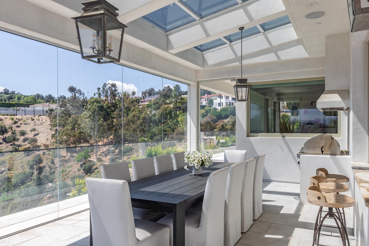 11951 Pinnacle Pl, Beverly Hills