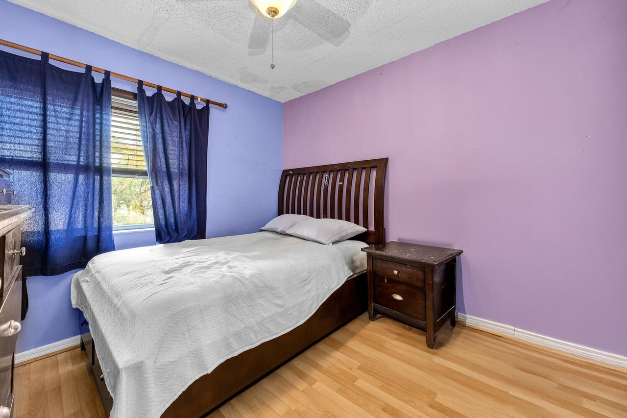 Lakefront Townhouse in Pembroke Pines