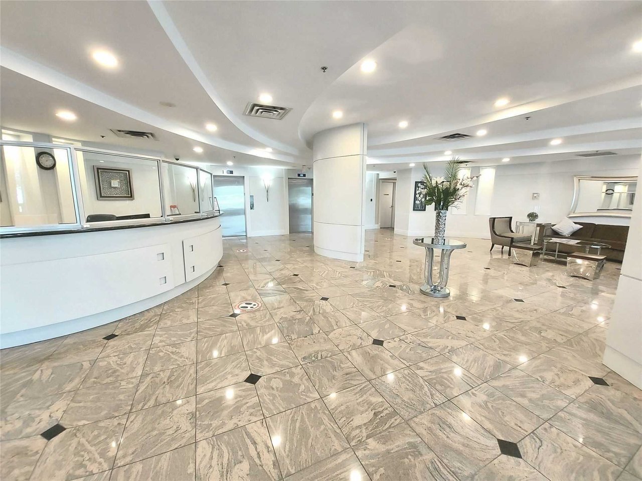 39 Oneida Crescent PH6