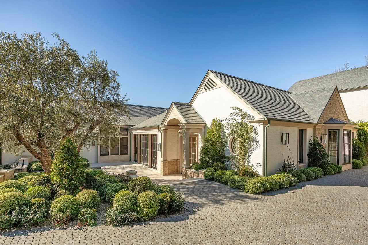141 N Bentley Ave