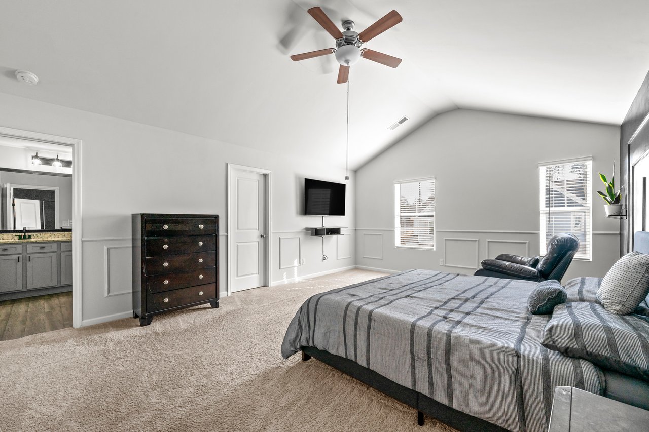 7492 Knoll