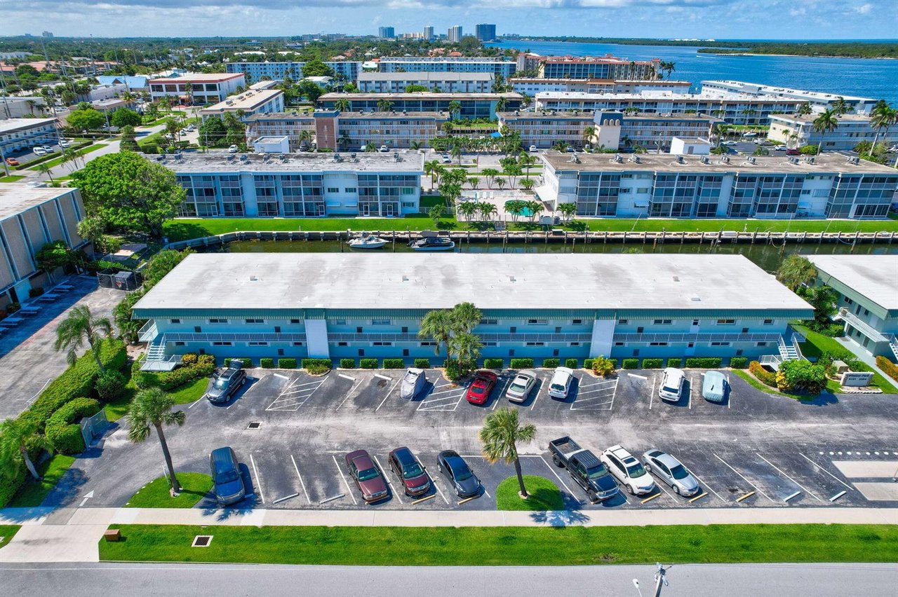 121 Wettaw Lane Ln #112