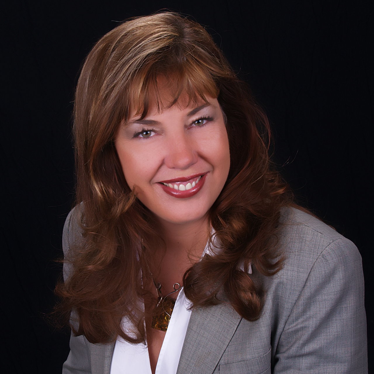 Mary Hager-Swanson Elgin, IL Real Estate Agent Headshot