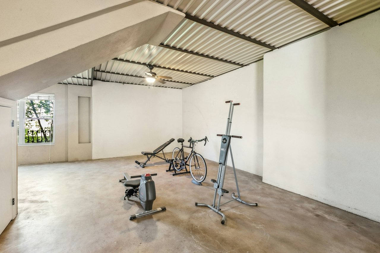 Pre-MLS Open House This Saturday 2-5PM!