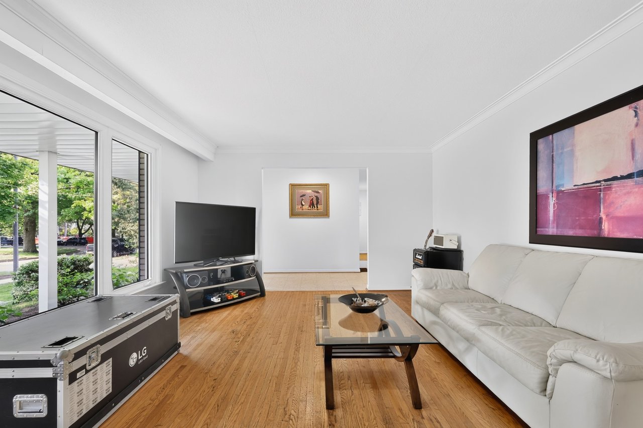 975 Cresthampton Lane