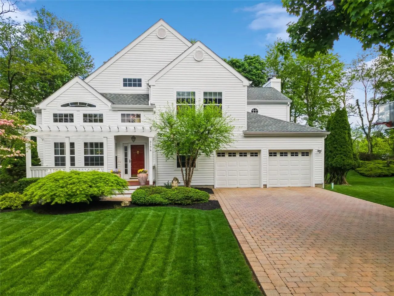 3174 Woodfield Ct