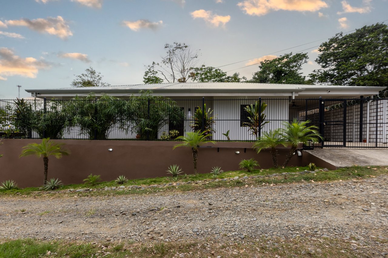 Turnkey Modern Home Near Quepos Marina – Move-In Ready! 2BDR&2BATHS