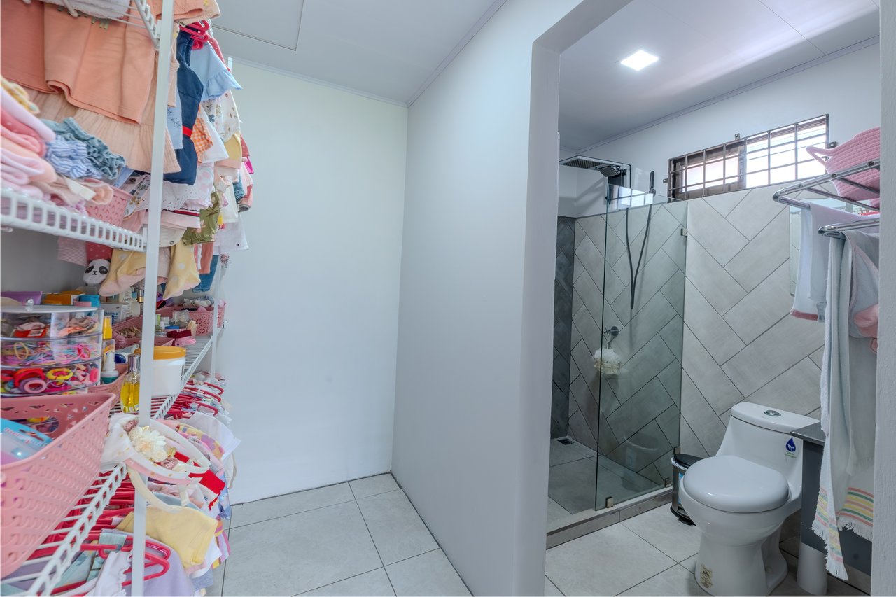 Spacius Home in Pérez Zeledón | 3 bedrooms, 3 Bathrooms 