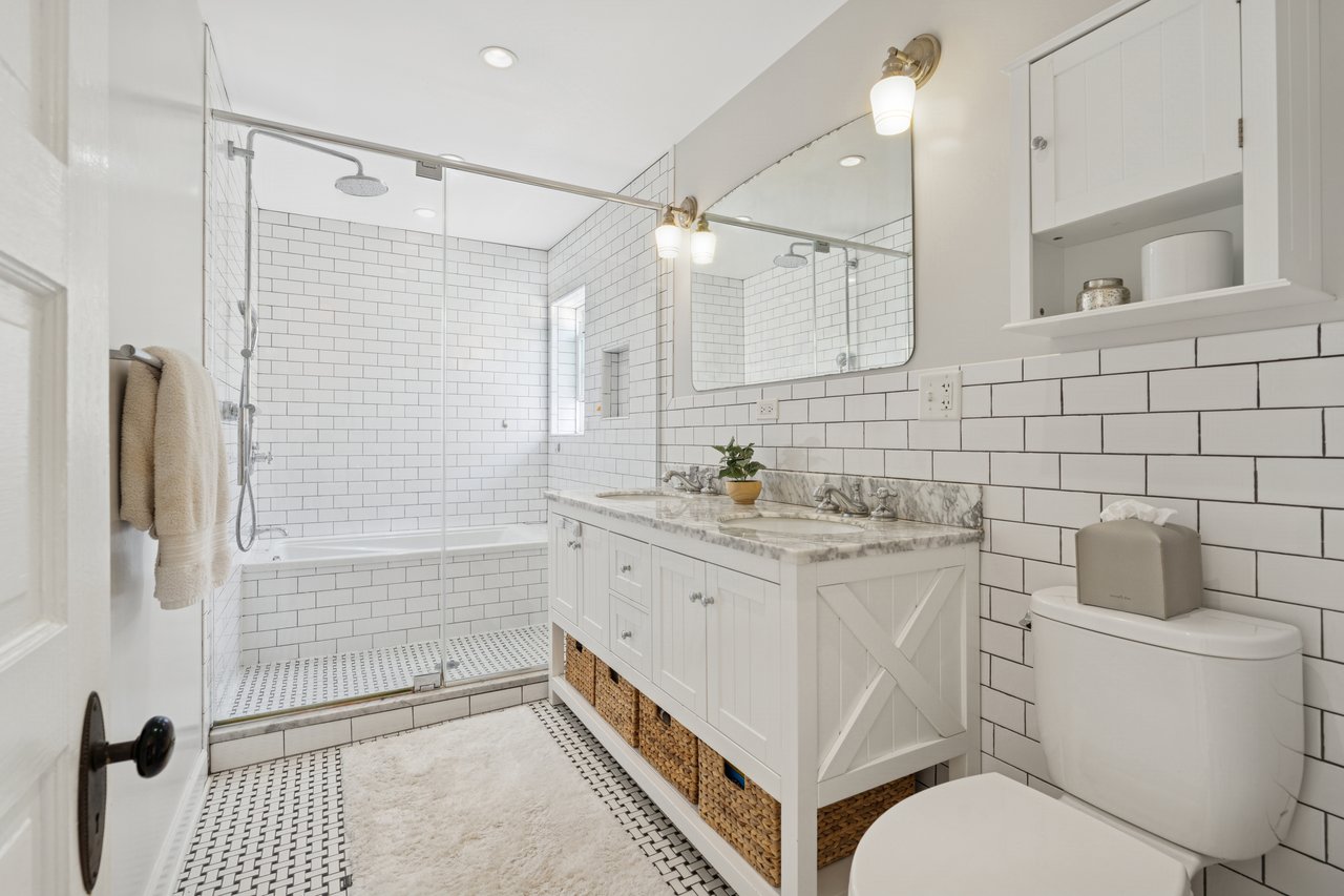 2462 North Linden Place - A Logan Square Gem