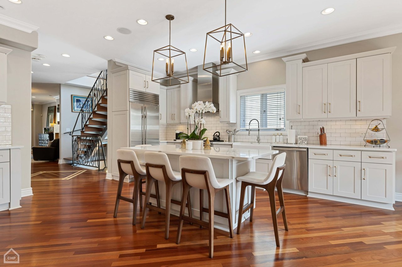 2115 W Superior Street 